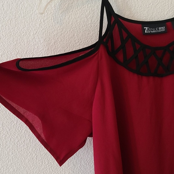 Blouse - Picture 2 of 6